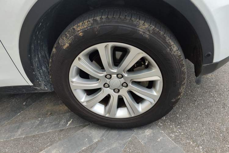 Used Land Rover Discovery Sport 2019 240 PS SE Version China VI Standard Right Front Wheel Hub