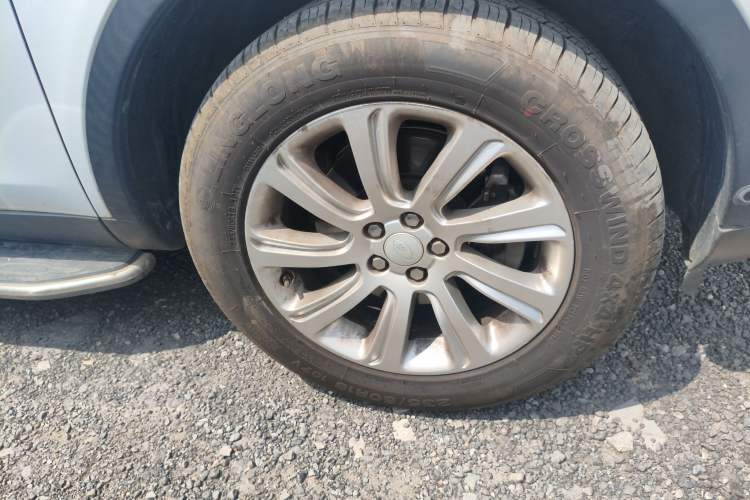 Used Land Rover Discovery Sport 2019 200PS PURE Edition China VI Standard Right Front Wheel Hub