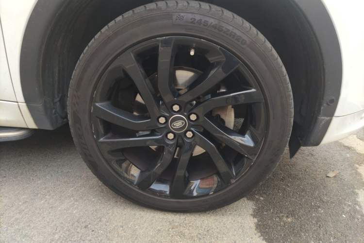 Used Land Rover Discovery Sport 2019 240 PS SE Dynamic Version China V Standard Right Front Wheel Hub