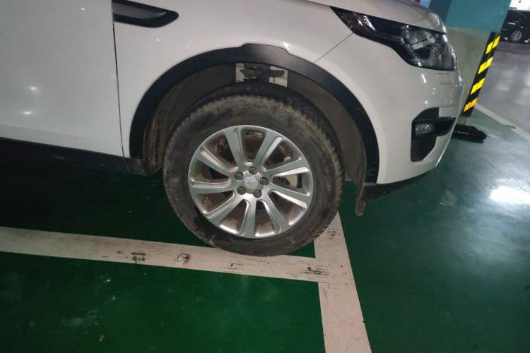 Used Land Rover Discovery Sport 2019 240 PS SE Version China V Standard Right Front Wheel Hub