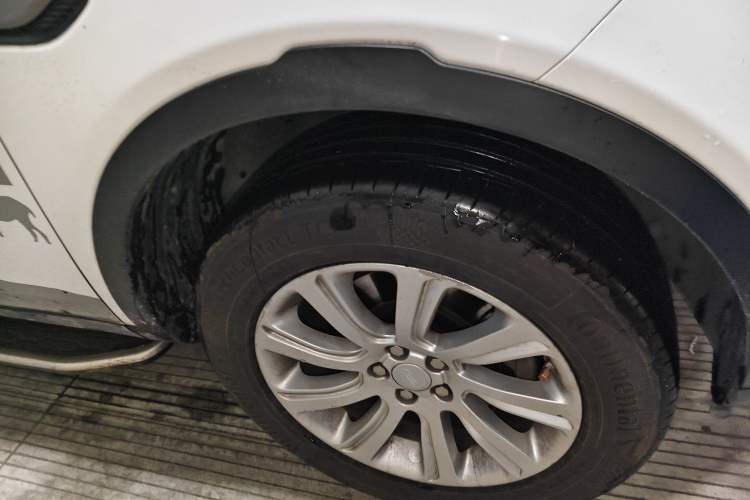 Used Land Rover Discovery Sport 2019 240 PS PURE Edition China V Standard Right Front Wheel Hub