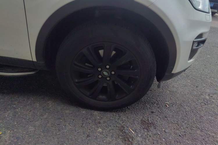 Used Land Rover Discovery Sport 2019 240 PS PURE Edition China VI Standard Right Front Wheel Hub