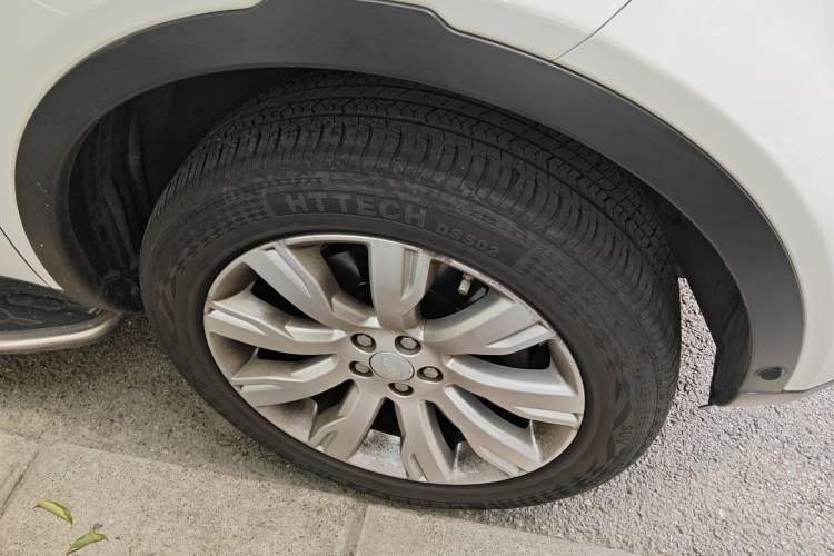 Used Land Rover Discovery Sport 2019 240 PS HSE LUXURY Edition China V Standard Right Front Wheel Hub