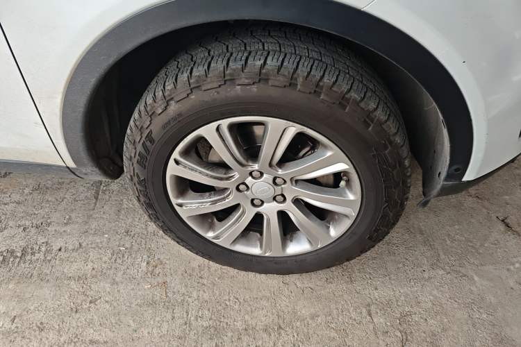 Used Land Rover Discovery Sport 2019 240 PS SE Version China V Standard Right Front Wheel Hub
