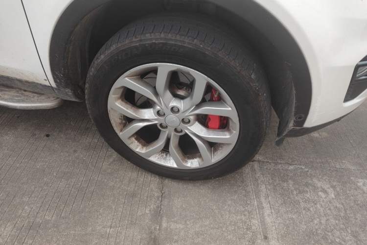 Used Land Rover Discovery Sport 2019 240 PS HSE Version China V Standard Right Front Wheel Hub