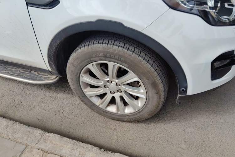 Used Land Rover Discovery Sport 2019 200PS PURE Edition China VI Standard Right Front Wheel Hub