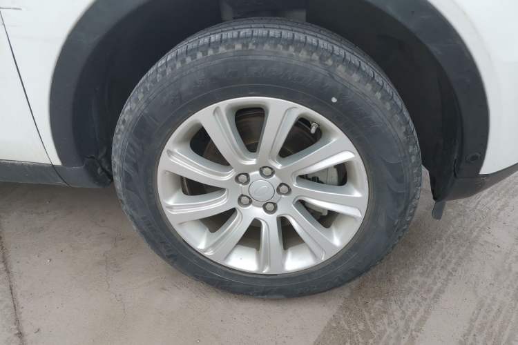 Used Land Rover Discovery Sport 2019 240 PS PURE Edition China VI Standard Right Front Wheel Hub