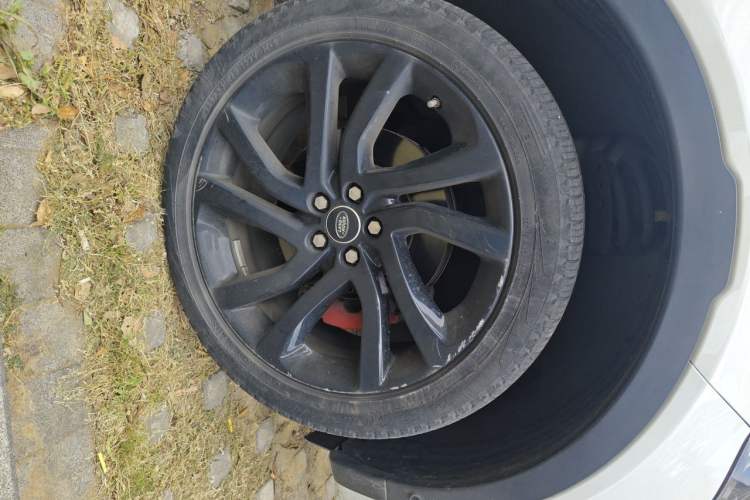 Used Land Rover Discovery Sport 2019 240 PS SE Dynamic Version China V Standard Right Front Wheel Hub