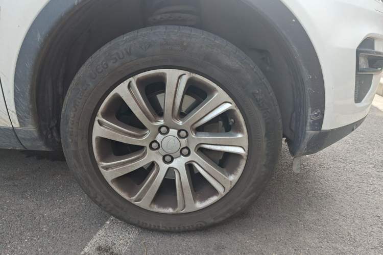 Used Land Rover Discovery Sport 2019 240 PS SE Version China VI Standard Right Front Wheel Hub