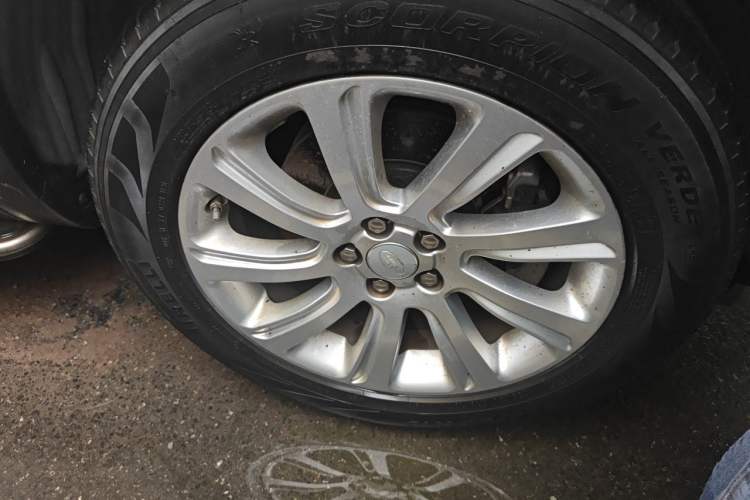 Used Land Rover Discovery Sport 2019 240 PS PURE Edition China V Standard Right Front Wheel Hub