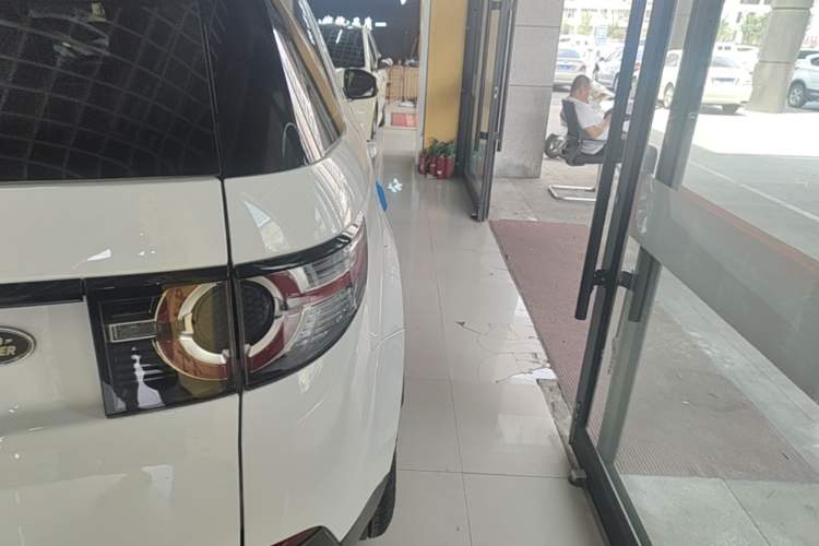 Used Land Rover Discovery Sport 2019 240 PS SE Version China VI Standard Right Rear Taillight