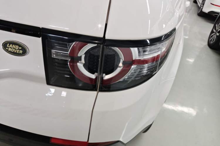 Used Land Rover Discovery Sport 2019 240 PS PURE Edition China VI Standard Right Rear Taillight