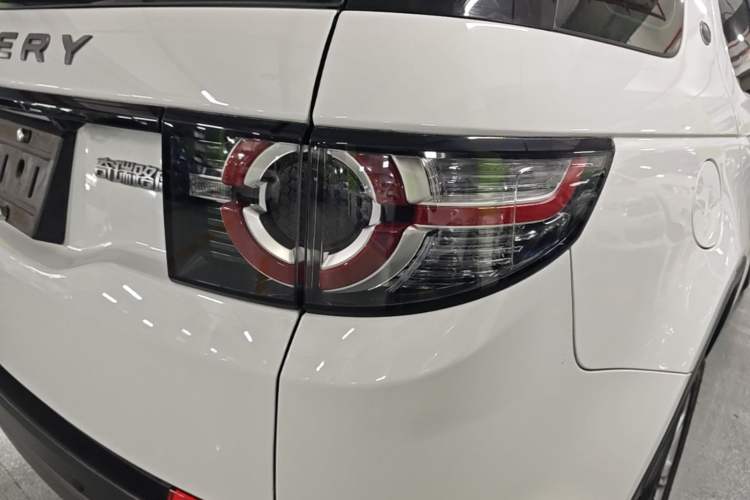 Used Land Rover Discovery Sport 2019 240 PS SE Version China VI Standard Right Rear Taillight