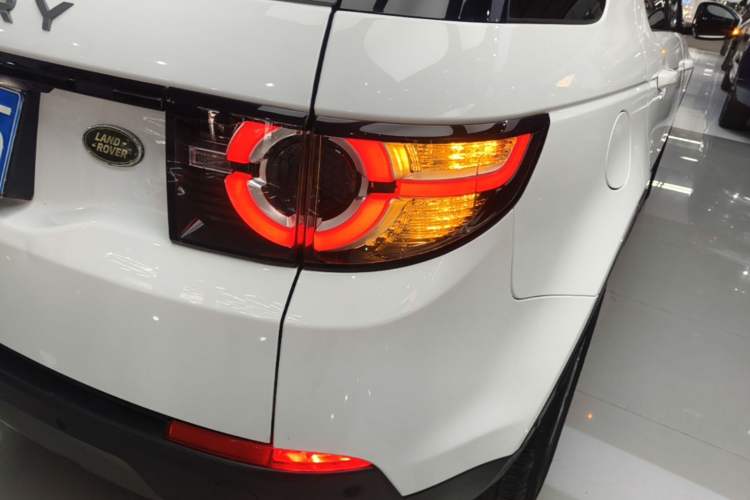 Used Land Rover Discovery Sport 2019 240 PS SE Version China VI Standard Right Rear Taillight
