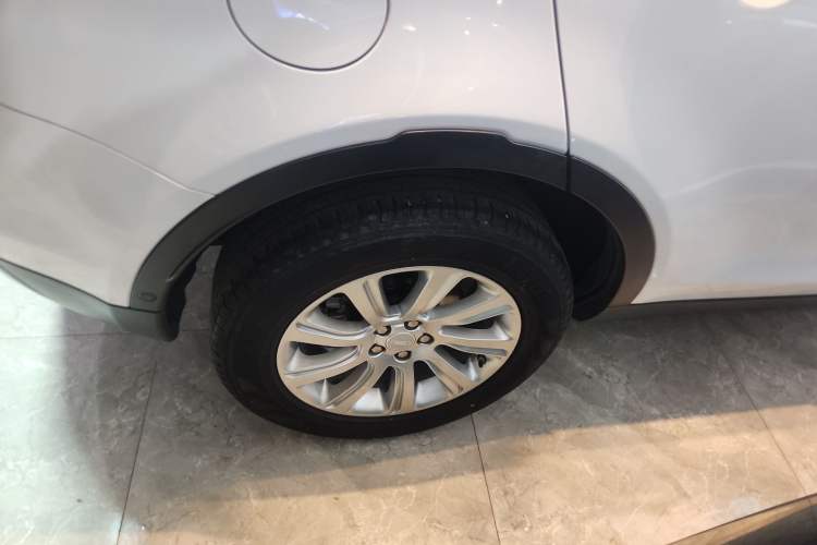 Used Land Rover Discovery Sport 2019 240 PS PURE Edition China VI Standard Right Rear Wheel Hub