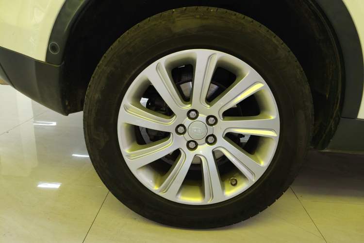 Used Land Rover Discovery Sport 2019 240 PS SE Version China V Standard Right Rear Wheel Hub