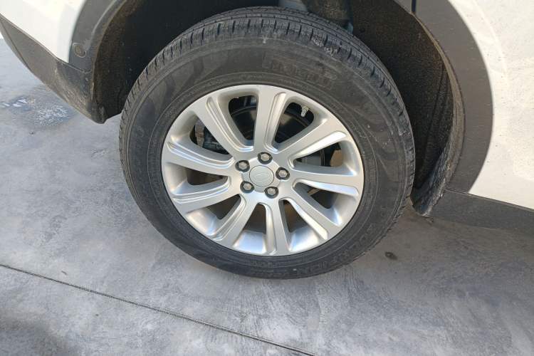 Used Land Rover Discovery Sport 2019 240 PS PURE Edition China VI Standard Right Rear Wheel Hub