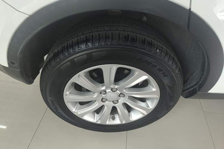 Used Land Rover Discovery Sport 2019 240 PS SE Version China VI Standard Right Rear Wheel Hub