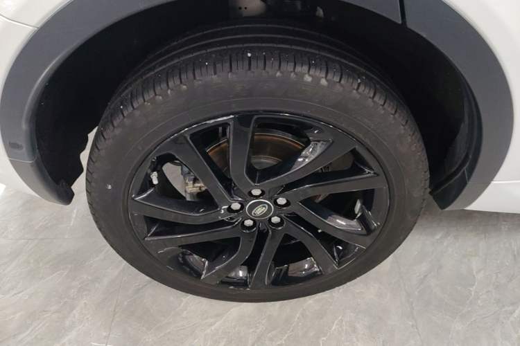 Used Land Rover Discovery Sport 2019 240 PS SE Dynamic Version China VI Standard Right Rear Wheel Hub