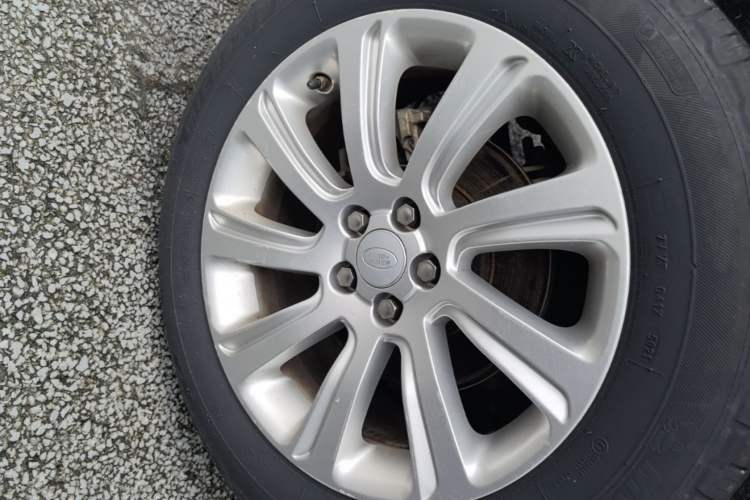 Used Land Rover Discovery Sport 2019 240 PS PURE Edition China V Standard Right Rear Wheel Hub