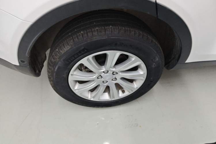 Used Land Rover Discovery Sport 2019 240 PS PURE Edition China VI Standard Right Rear Wheel Hub
