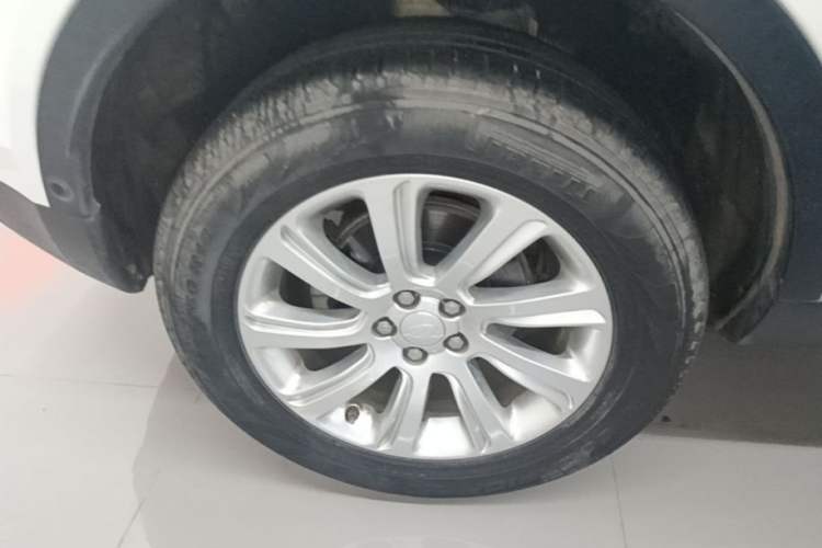 Used Land Rover Discovery Sport 2019 240 PS SE Version China VI Standard Right Rear Wheel Hub