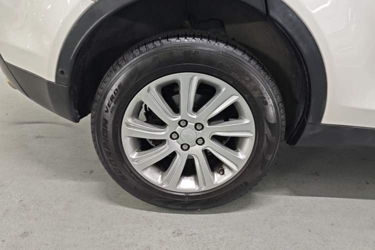 Used Land Rover Discovery Sport 2019 240 PS SE Version China VI Standard Right Rear Wheel Hub