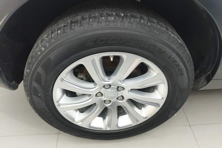 Used Land Rover Discovery Sport 2019 240 PS SE Version China VI Standard Right Rear Wheel Hub