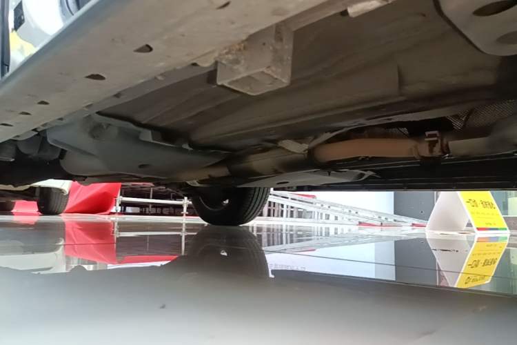 Used Land Rover Discovery Sport 2019 240 PS SE Version China VI Standard Right Side Sill