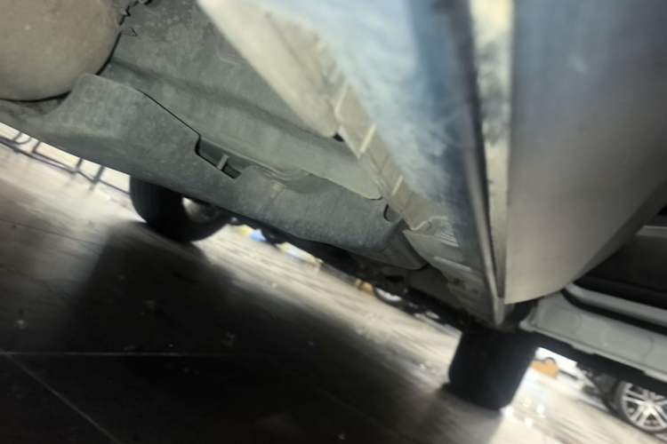 Used Land Rover Discovery Sport 2019 240 PS SE Version China VI Standard Right Side Sill