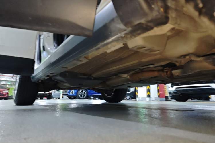 Used Land Rover Discovery Sport 2019 240 PS SE Version China VI Standard Right Side Sill