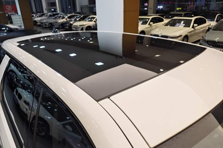 Used Land Rover Discovery Sport 2019 240 PS SE Version China VI Standard Roof