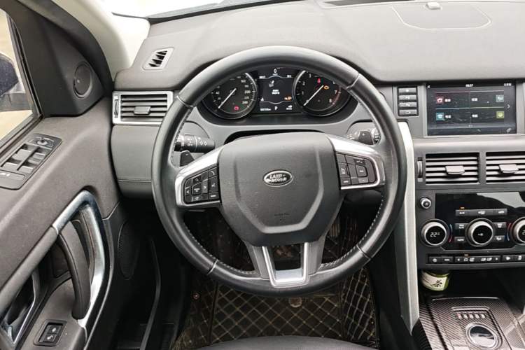 Used Land Rover Discovery Sport 2019 240 PS SE Version China VI Standard Steering Wheel