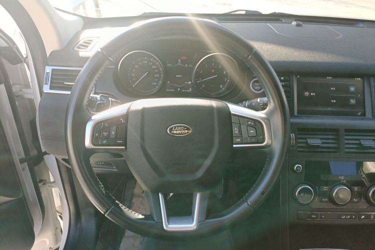 Used Land Rover Discovery Sport 2019 240 PS PURE Edition China VI Standard Steering Wheel