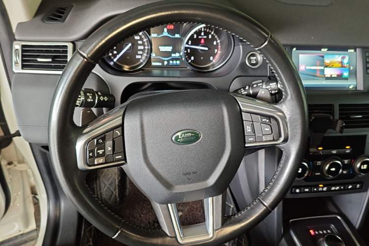 Used Land Rover Discovery Sport 2019 240 PS PURE Edition China VI Standard Steering Wheel