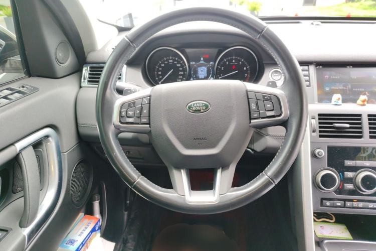 Used Land Rover Discovery Sport 2019 240 PS SE Version China VI Standard Steering Wheel