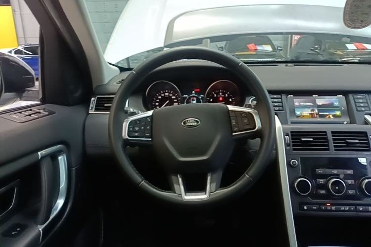 Used Land Rover Discovery Sport 2019 240 PS SE Version China VI Standard Steering Wheel