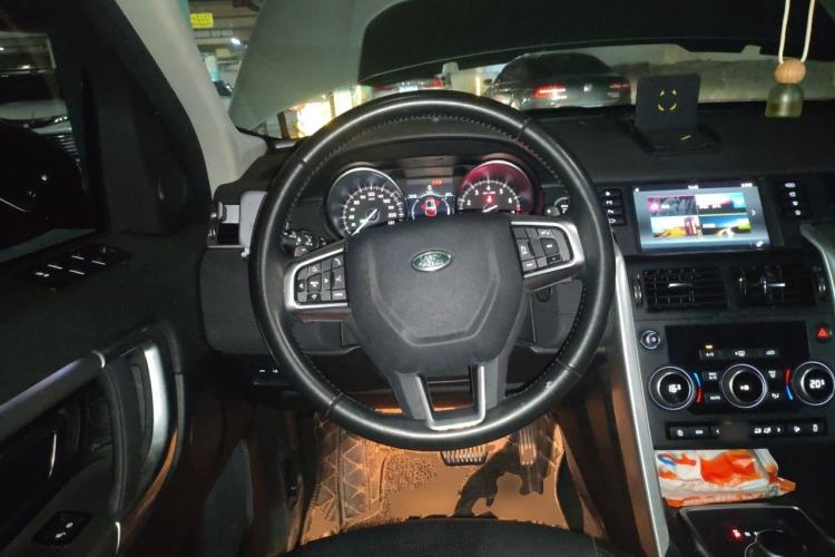 Used Land Rover Discovery Sport 2019 240 PS SE Version China V Standard Steering Wheel