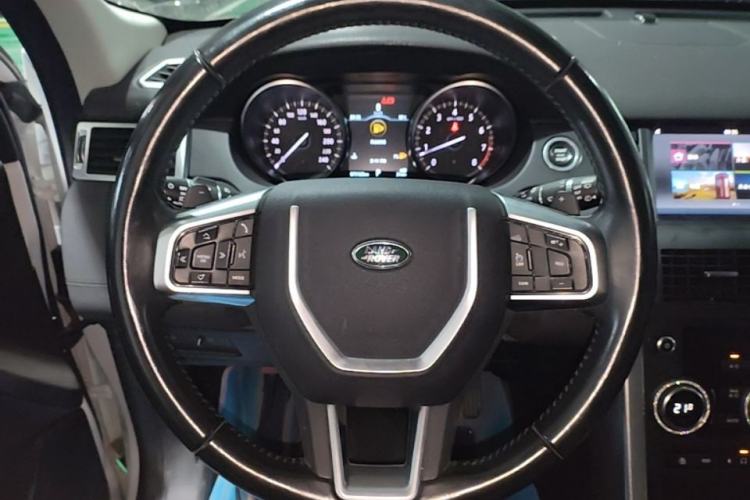 Used Land Rover Discovery Sport 2019 240 PS SE Version China VI Standard Steering Wheel