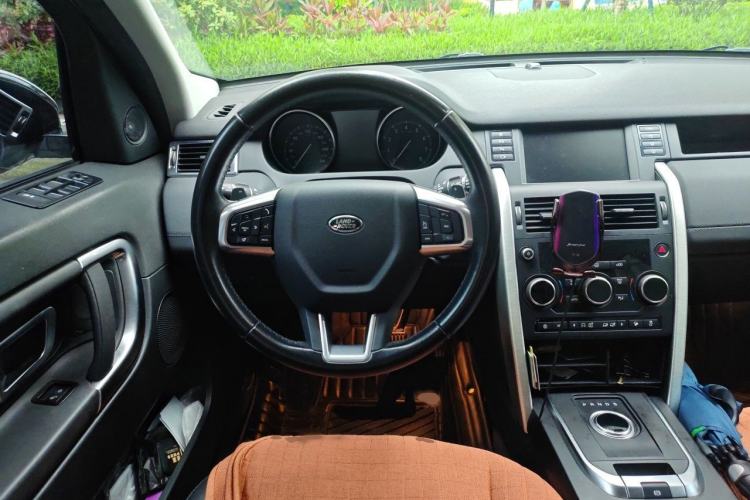 Used Land Rover Discovery Sport 2019 240 PS SE Version China VI Standard Steering Wheel