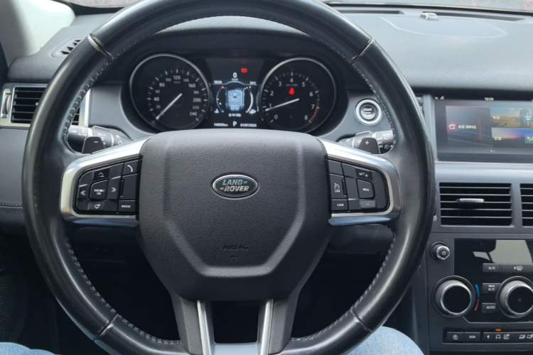 Used Land Rover Discovery Sport 2019 240 PS PURE Edition China V Standard Steering Wheel