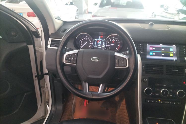Used Land Rover Discovery Sport 2019 240 PS SE Version China VI Standard Steering Wheel