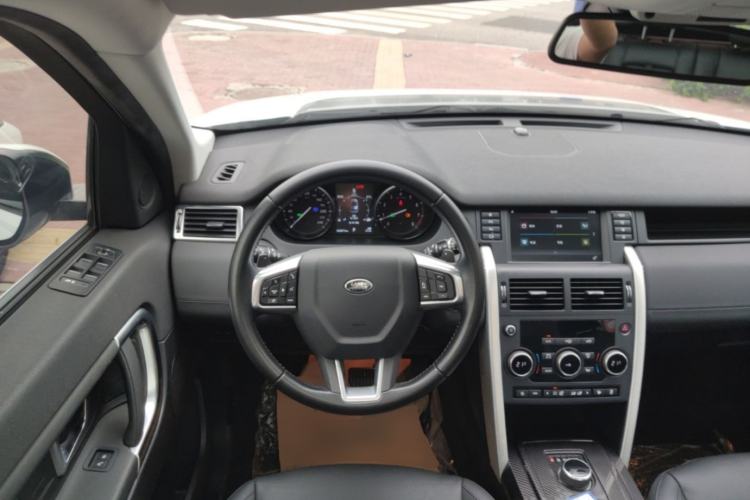Used Land Rover Discovery Sport 2019 240 PS SE Version China VI Standard Steering Wheel