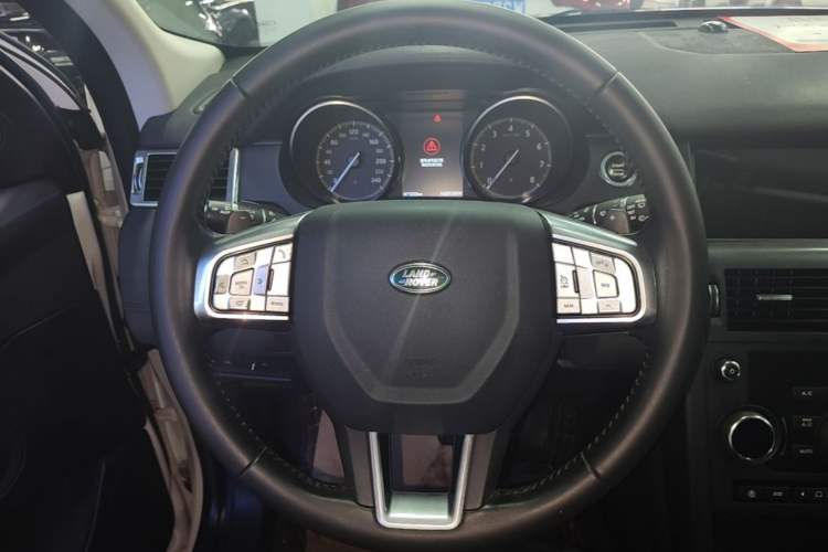 Used Land Rover Discovery Sport 2019 240 PS PURE Edition China V Standard Steering Wheel