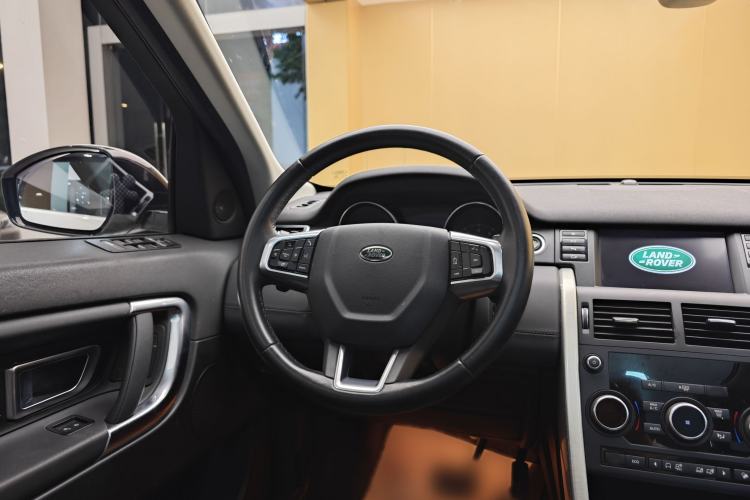 Used Land Rover Discovery Sport 2019 240 PS SE Version China VI Standard Steering Wheel