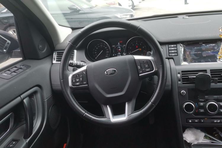 Used Land Rover Discovery Sport 2019 240 PS PURE Edition China VI Standard Steering Wheel
