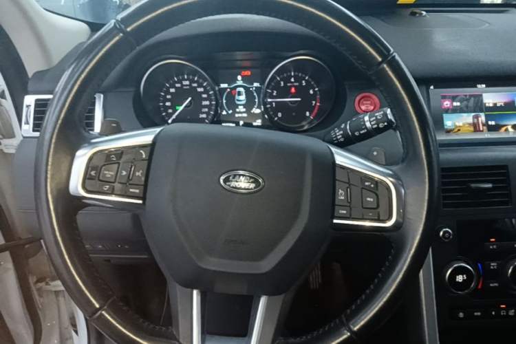 Used Land Rover Discovery Sport 2019 240 PS SE Version China VI Standard Steering Wheel