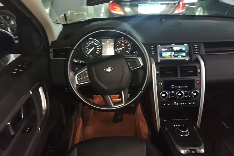 Used Land Rover Discovery Sport 2019 240 PS SE Version China VI Standard Steering Wheel
