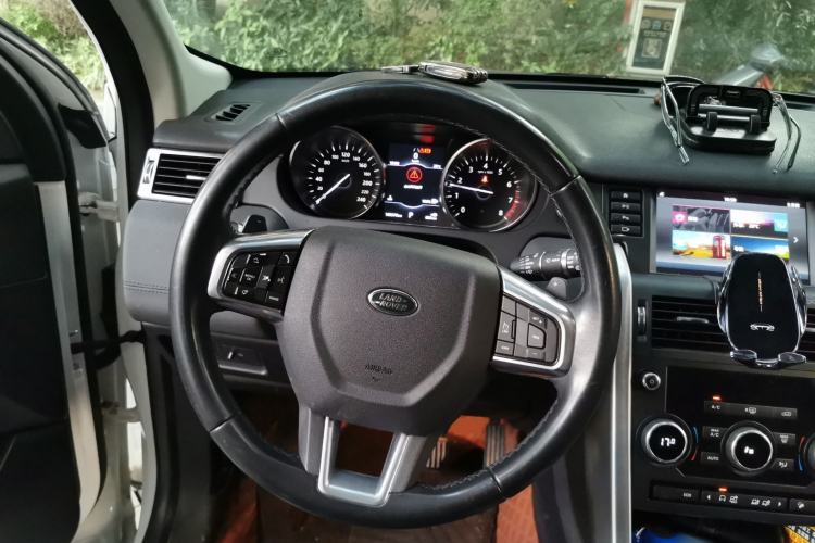 Used Land Rover Discovery Sport 2019 240 PS SE Version China VI Standard Steering Wheel