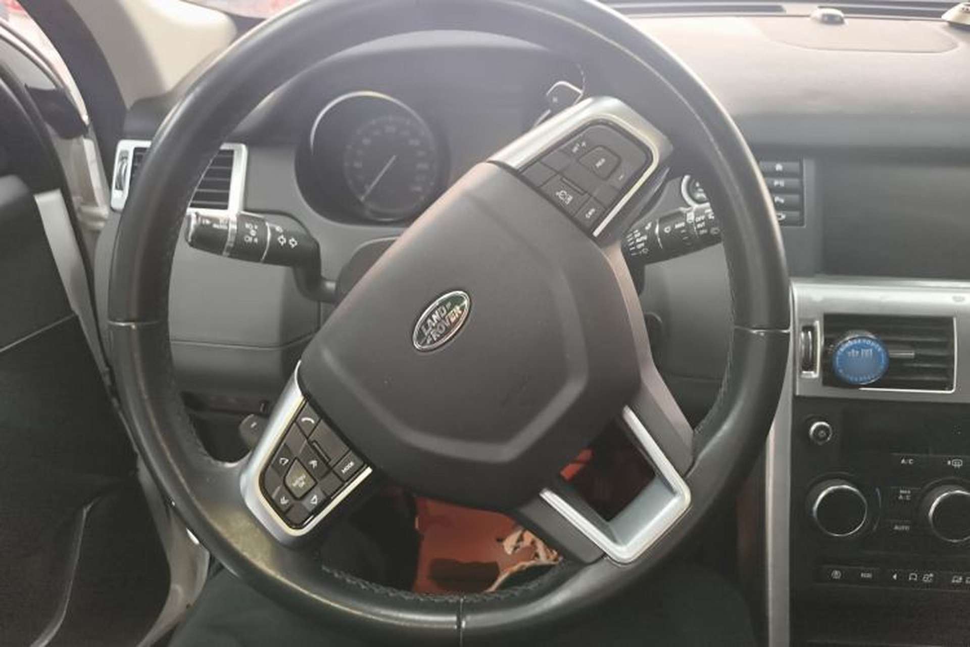 Used Land Rover Discovery Sport 2019 240 PS SE Version China VI Standard Steering Wheel